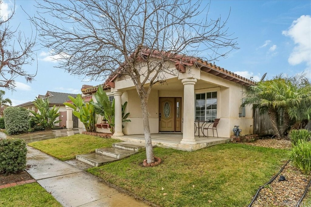 Property Photo:  1635 Santillan Avenue  CA 93458 