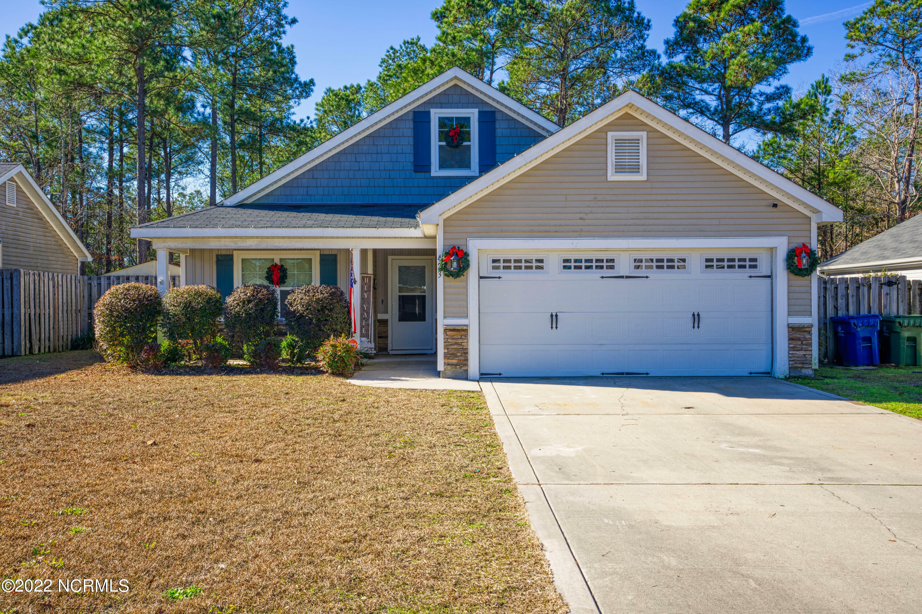 Property Photo: 423 Ridgeway Drive NC 28460