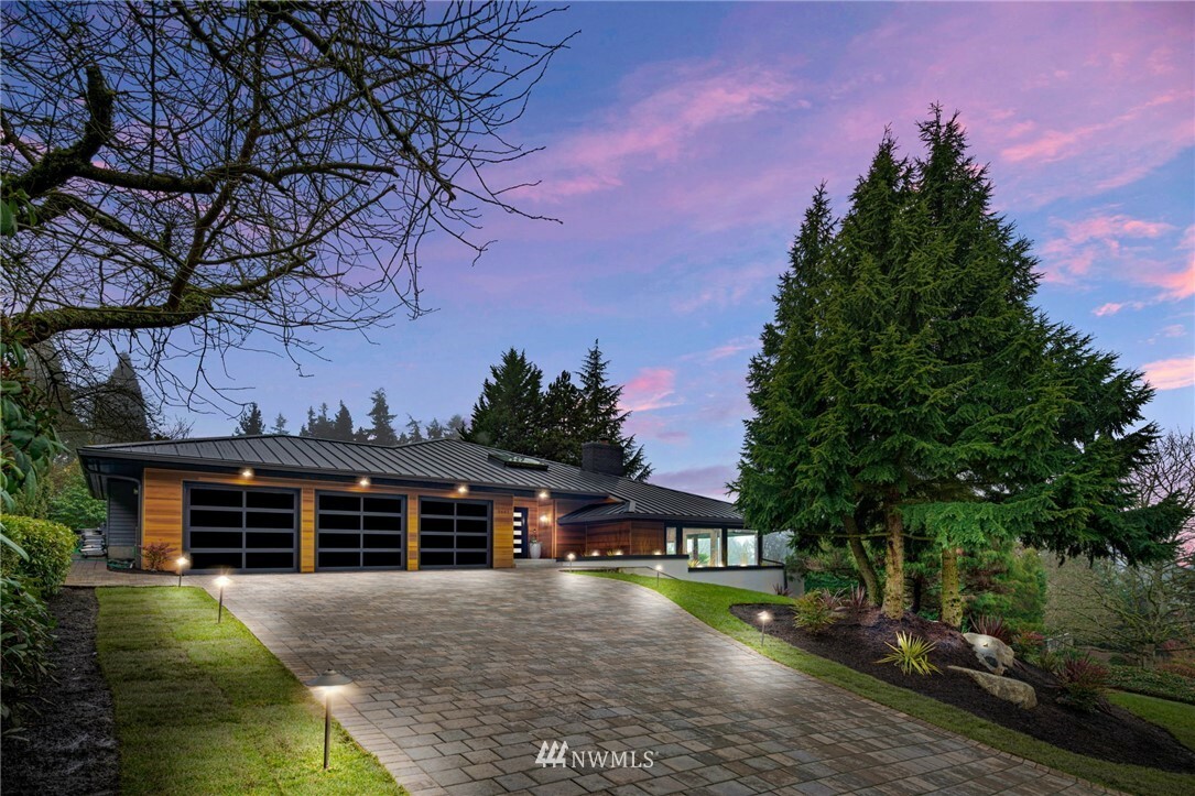 Property Photo:  9645 NE 31st Street  WA 98004 