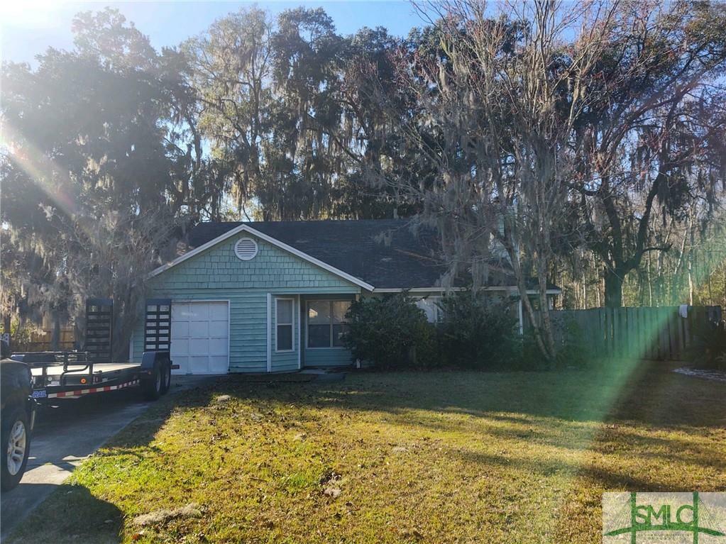 Property Photo:  120 W White Hawthorne Drive  GA 31419 