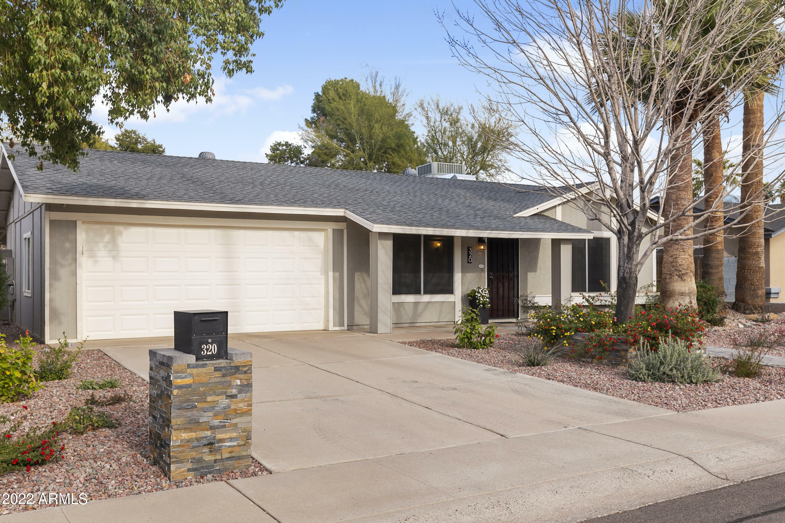 Property Photo:  320 W Rosal Place  AZ 85225 