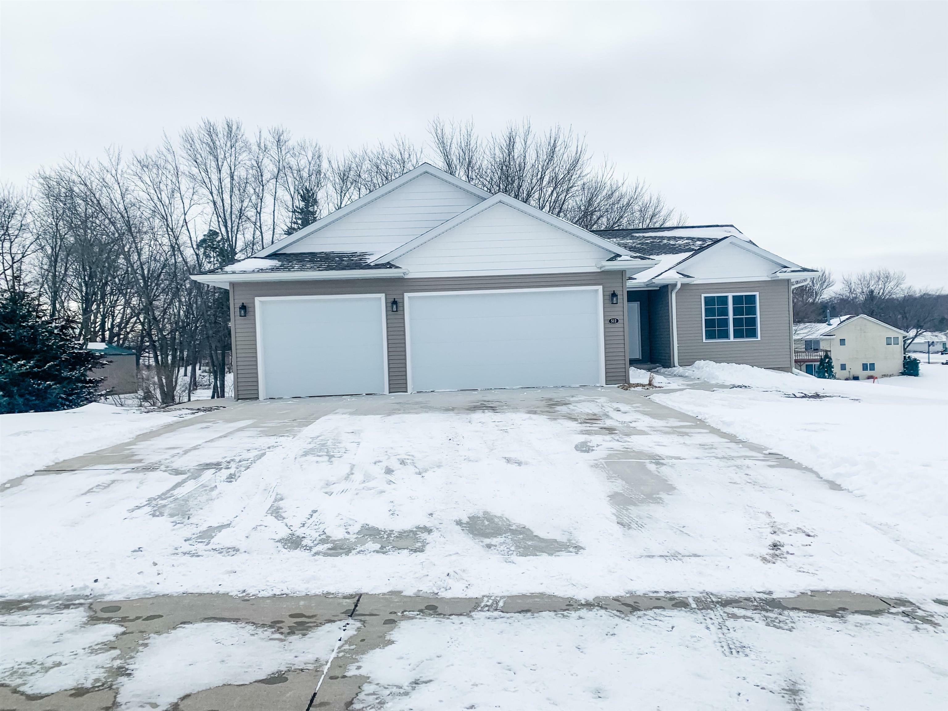 Property Photo:  512 Tumbleweed Trail  IA 50677 