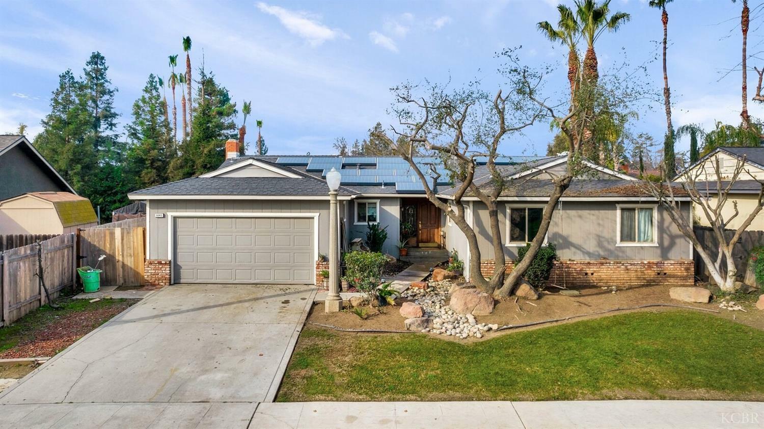 Property Photo:  6045 N Lead Avenue  CA 93711 