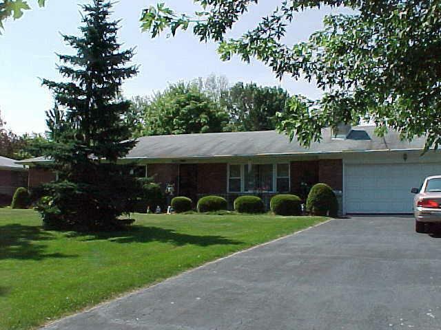 Property Photo: 5201 Thornleigh Drive IN 46226