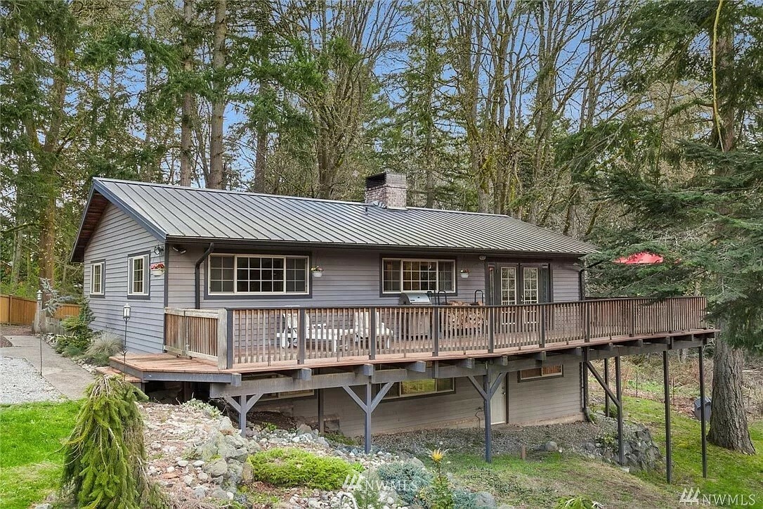 Property Photo:  1359 Midcrest Road  WA 98282 