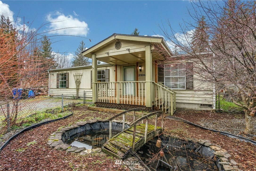 Property Photo:  12906 226th Avenue E  WA 98391 