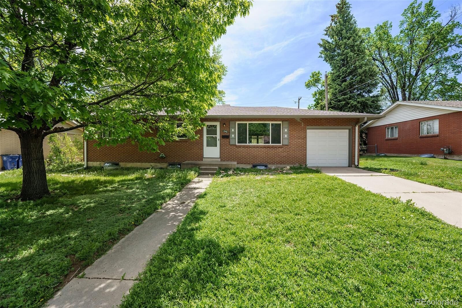 Property Photo:  2090 Braun Drive  CO 80401 