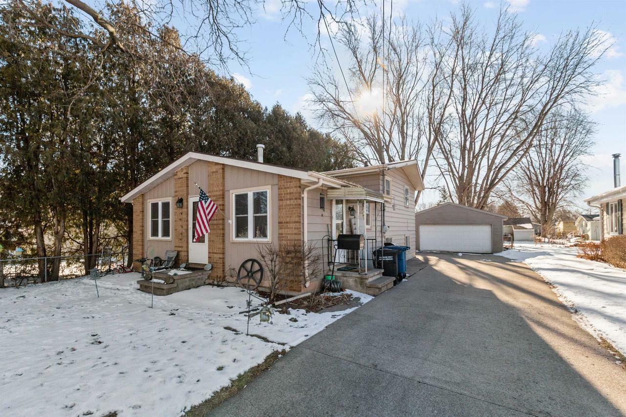 Property Photo:  1613 Roosevelt Avenue  WI 54901 