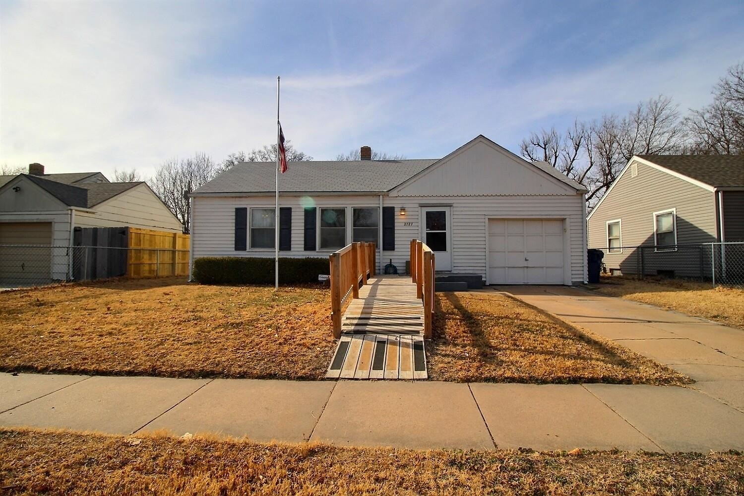 Property Photo:  2727 S Mosley  KS 67216 