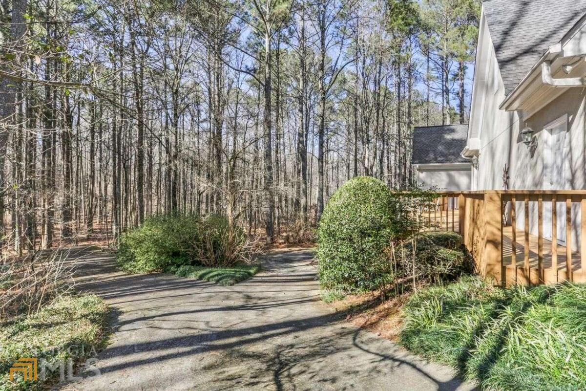 Property Photo:  5185 Hermitage Drive  GA 30127 