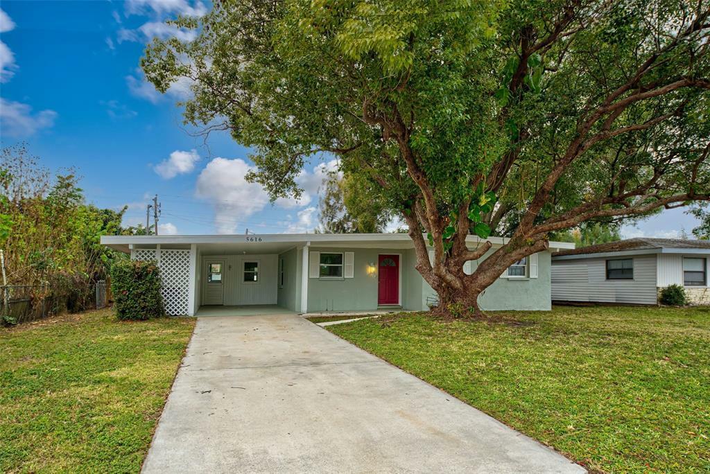 Property Photo:  5616 Bronx Avenue  FL 34231 