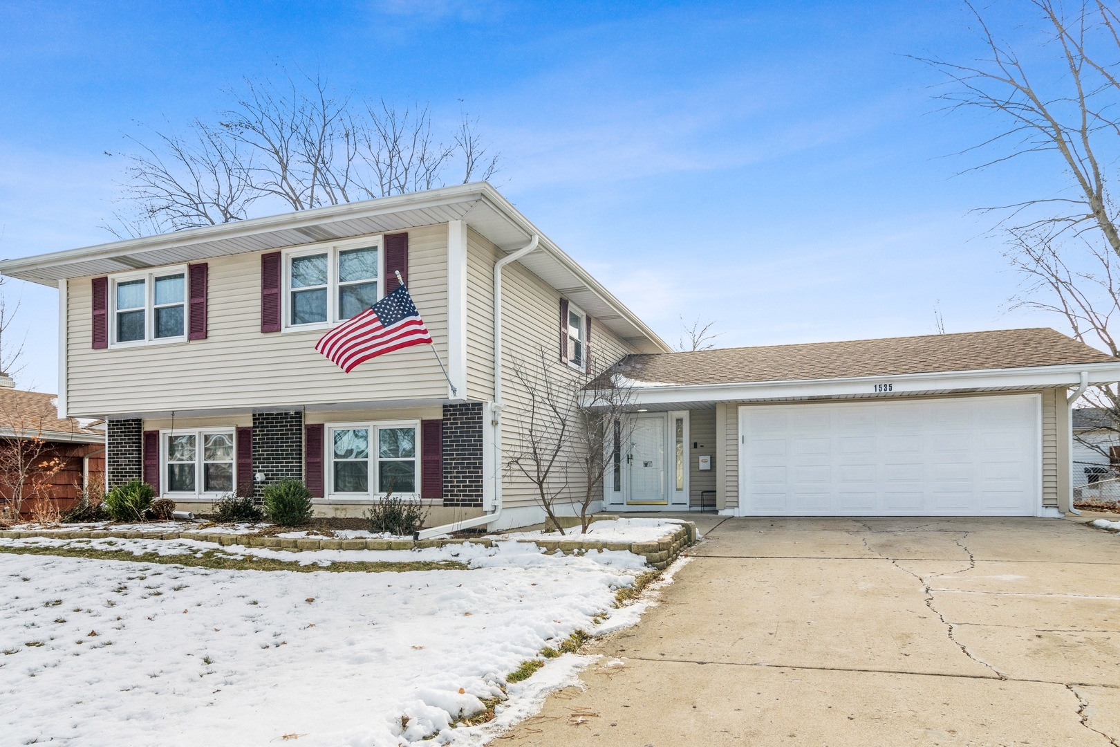 Property Photo:  1535 Newcastle Lane  IL 60169 