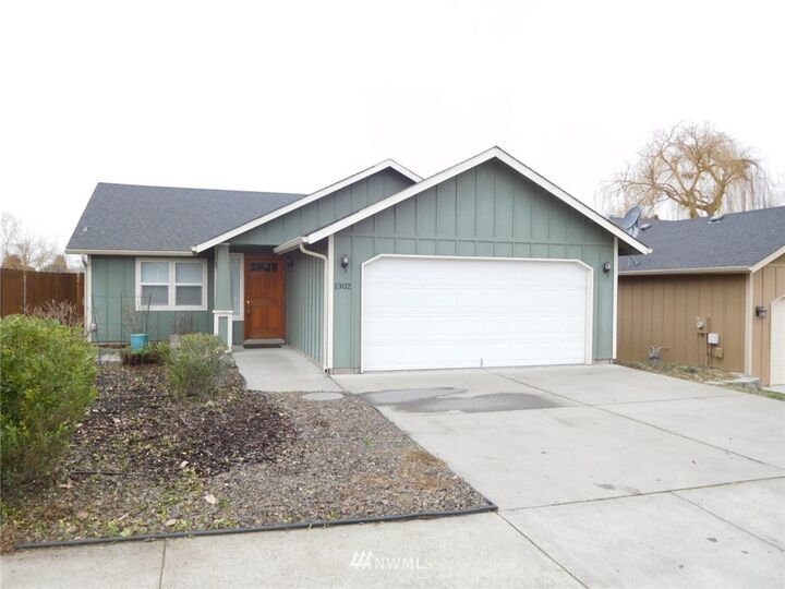 Property Photo:  1302 SE Newgate Drive  WA 99324 