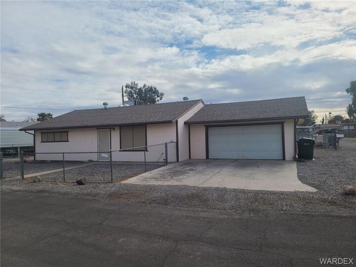 2090 Colorado Boulevard  Bullhead AZ 86442 photo
