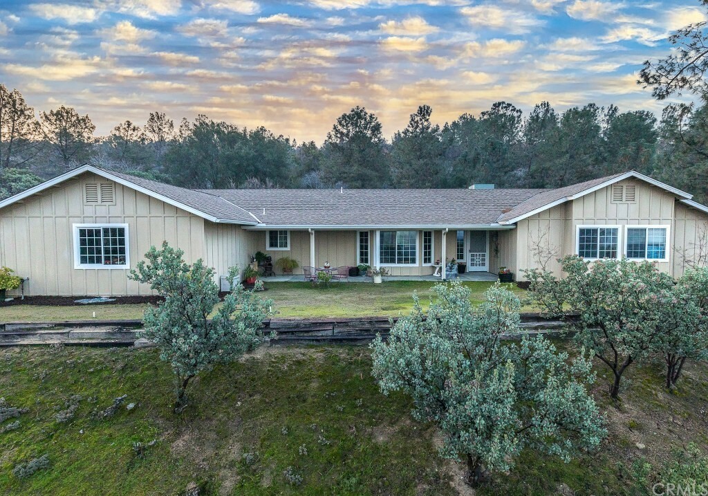 Property Photo:  33117 Blueberry Hill Drive  CA 93653 