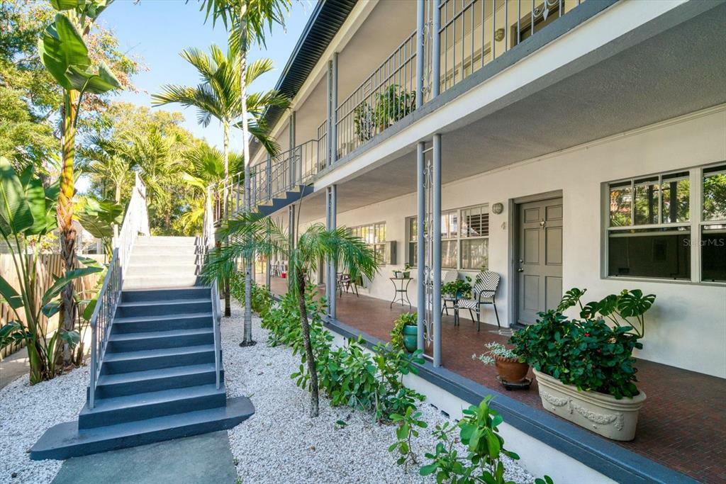 Property Photo: 326 8th Avenue NE FL 33701