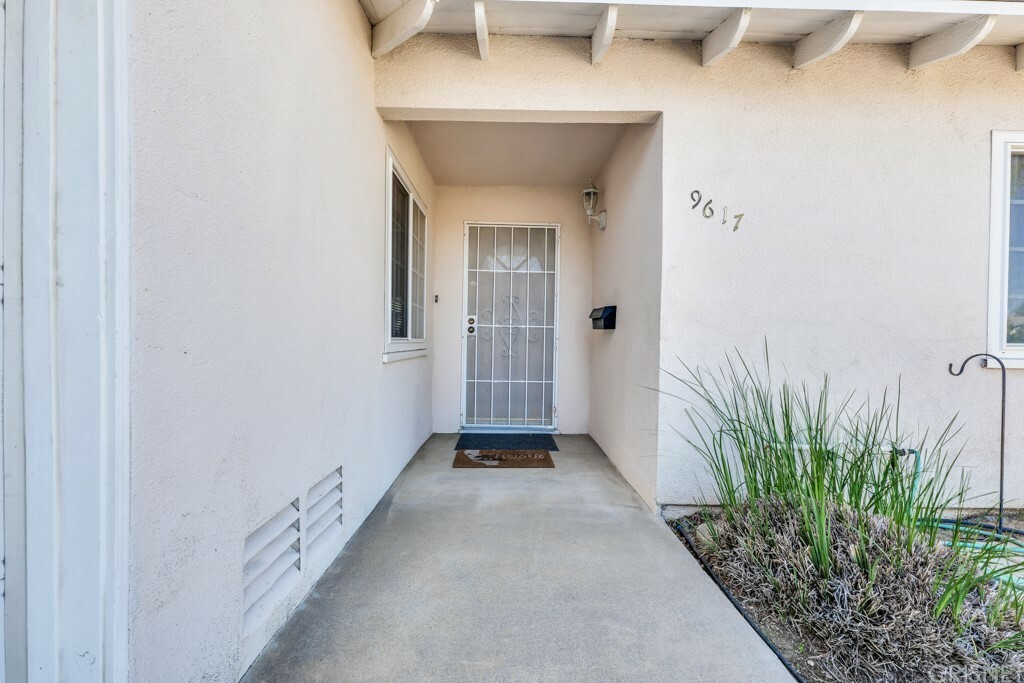 Property Photo:  9617 Ruffner Avenue  CA 91343 