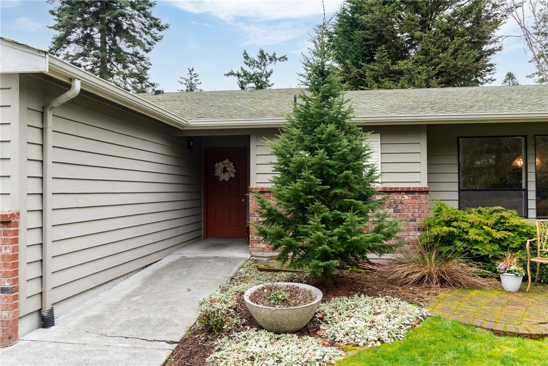 Property Photo:  383 Snoqualmie Place  WA 98257 