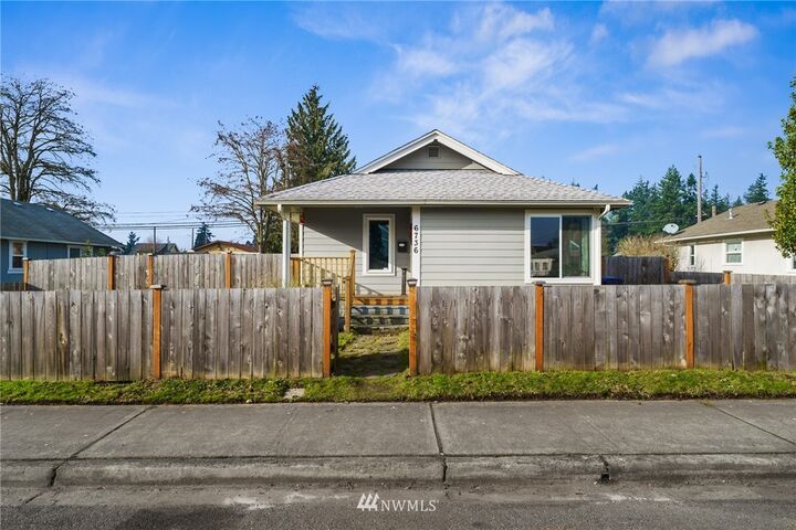 6736 S Tyler Street  Tacoma WA 98409 photo