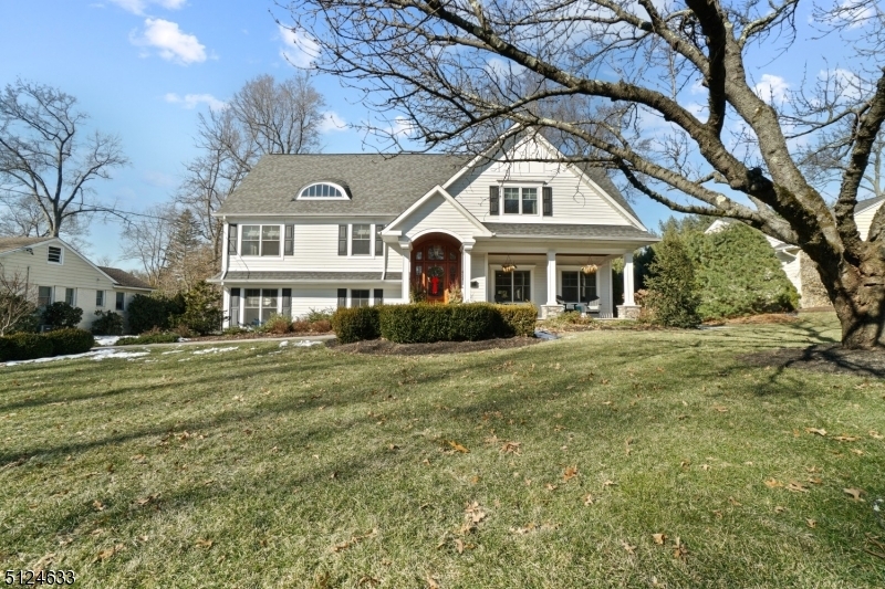 Property Photo:  421 Caldwell Dr  NJ 07481 