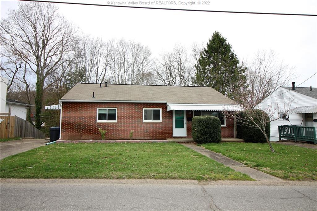 Property Photo: 905 South Walnut Street WV 25177