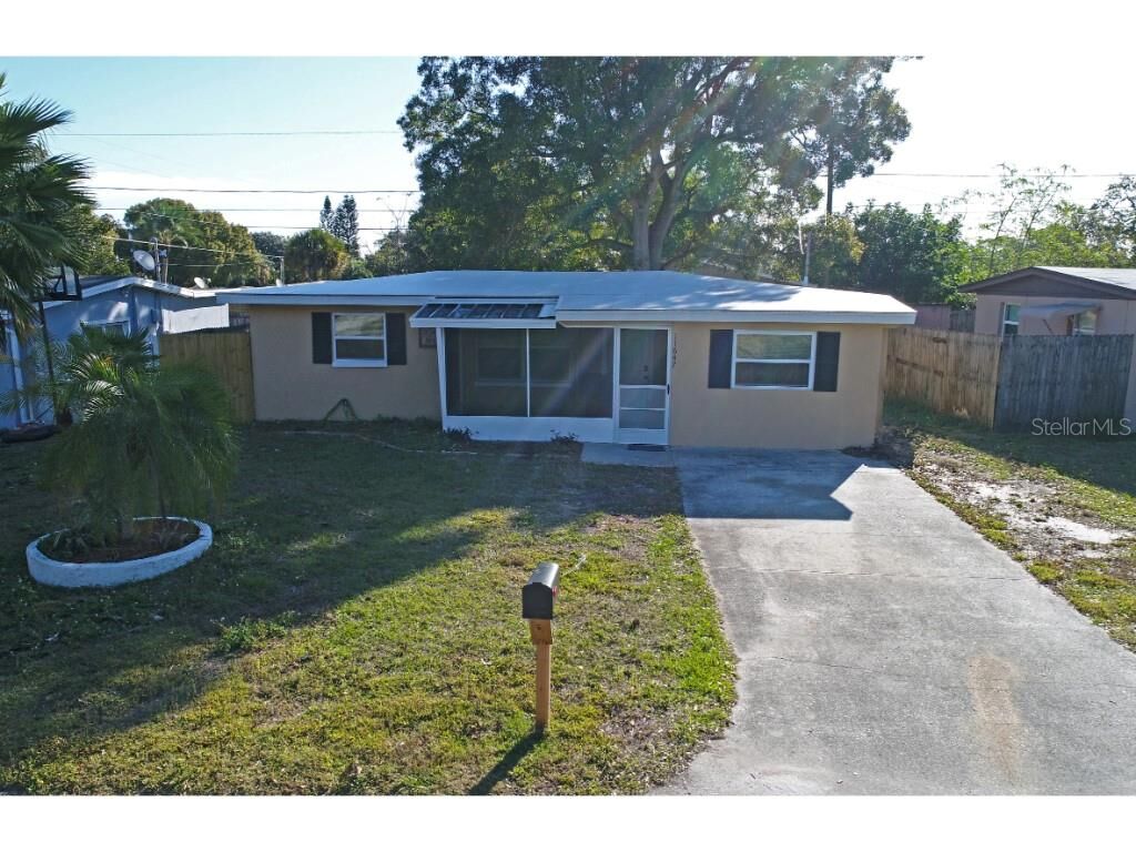Property Photo:  11647 104th Lane  FL 33773 