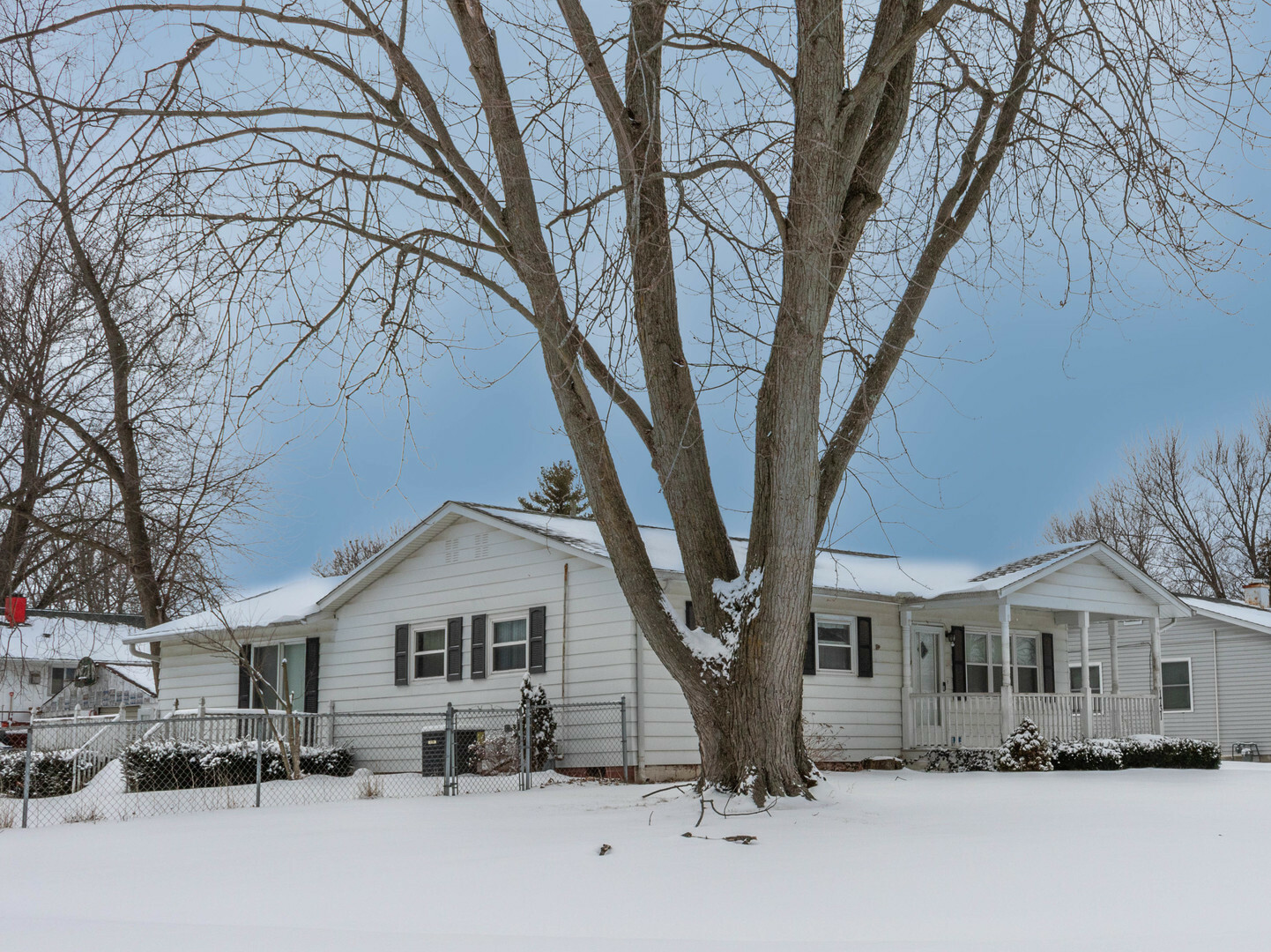 Property Photo:  1731 Oakwood Avenue  IL 60115 