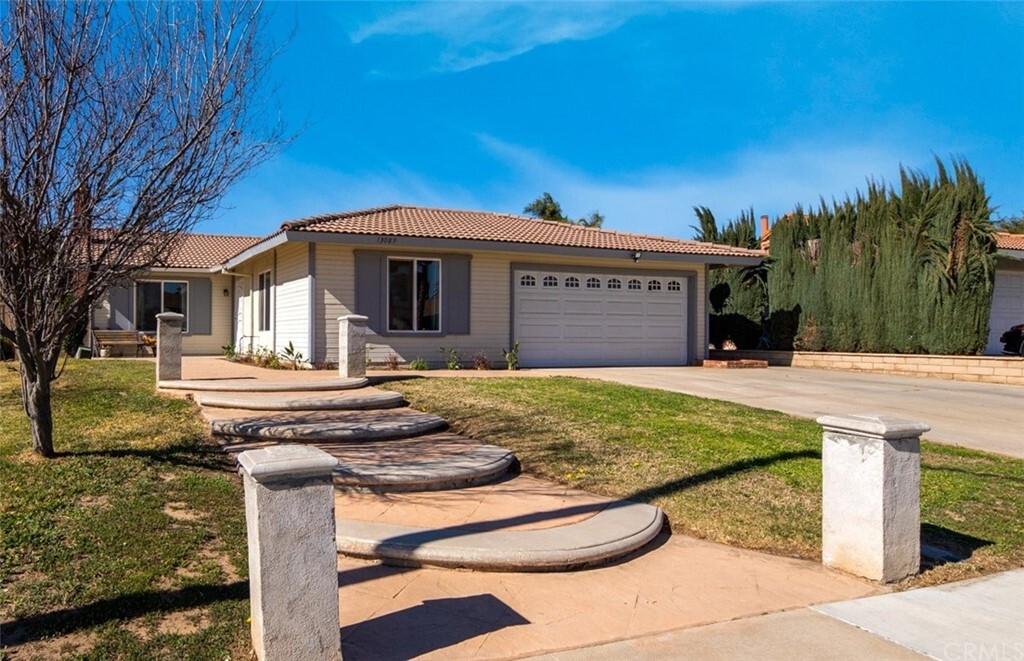 Property Photo:  13089 Sunlit Court  CA 92553 