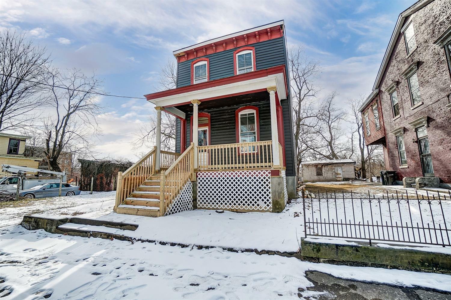 Property Photo:  1539 Merrimac St  OH 45207 