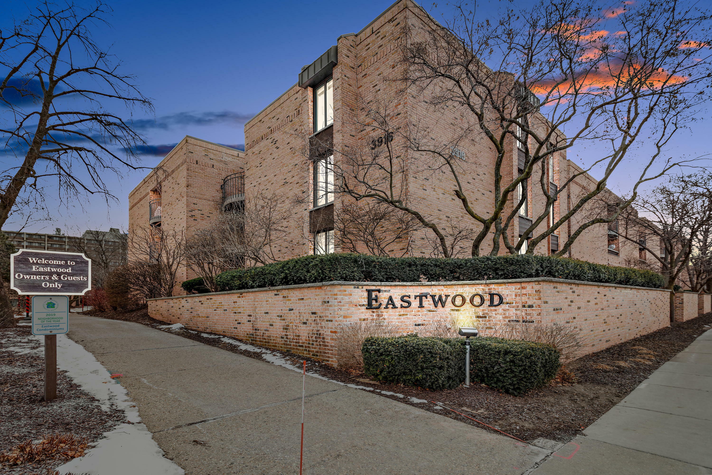 Property Photo:  1818 E Shorewood Blvd 211  WI 53211 