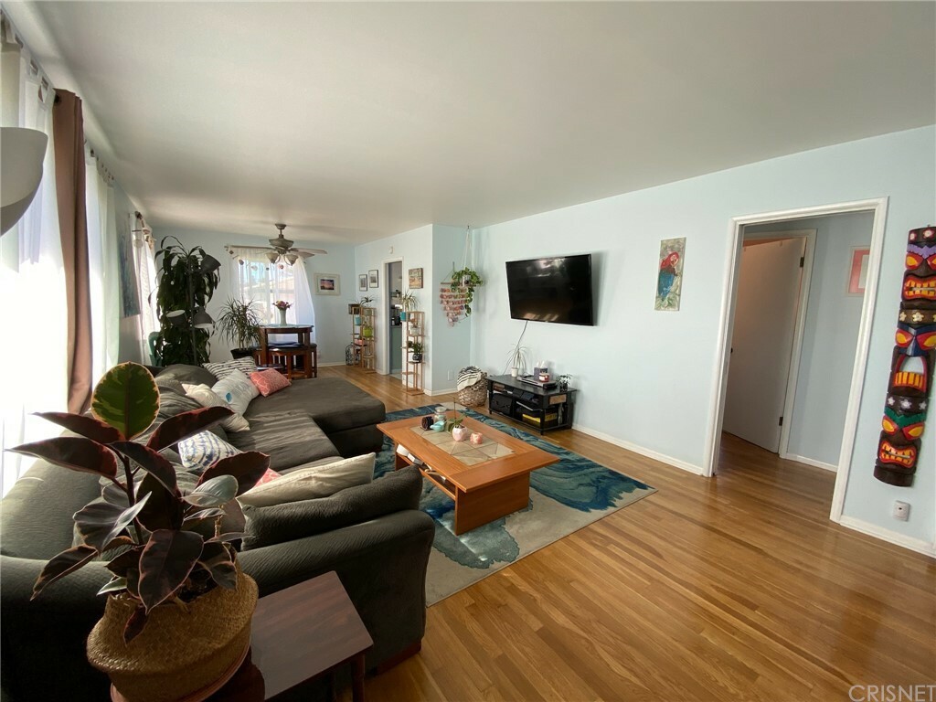 Property Photo:  185 Lang Street  CA 93003 