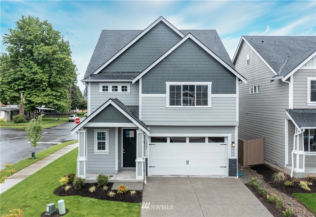 Property Photo: 6415 22nd Street Ct NE WA 98422