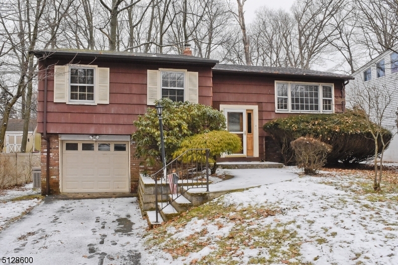 Property Photo:  4 Nokomis Ave  NJ 07866 