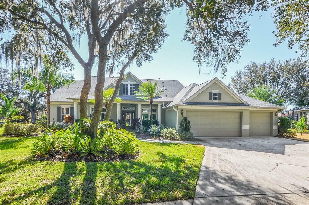 Property Photo:  5710 Eaglemount Circle  FL 33547 