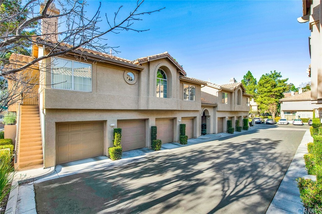 Property Photo:  44 Waxwing Lane  CA 92656 