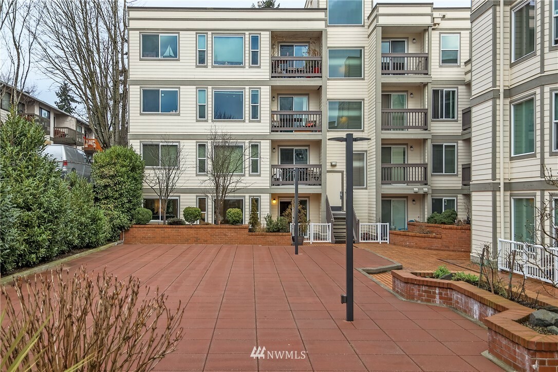 Property Photo:  2152 N 112th Street 116  WA 98133 