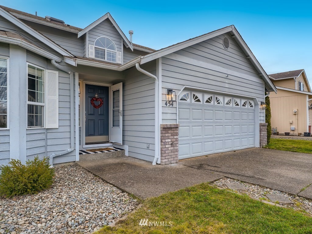 Property Photo: 454 Trullinger Street WA 98321