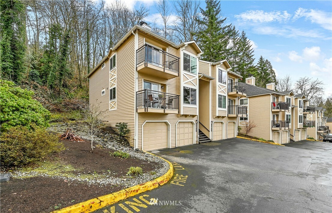 Property Photo: 12731 NE 170th Lane F2 WA 98072