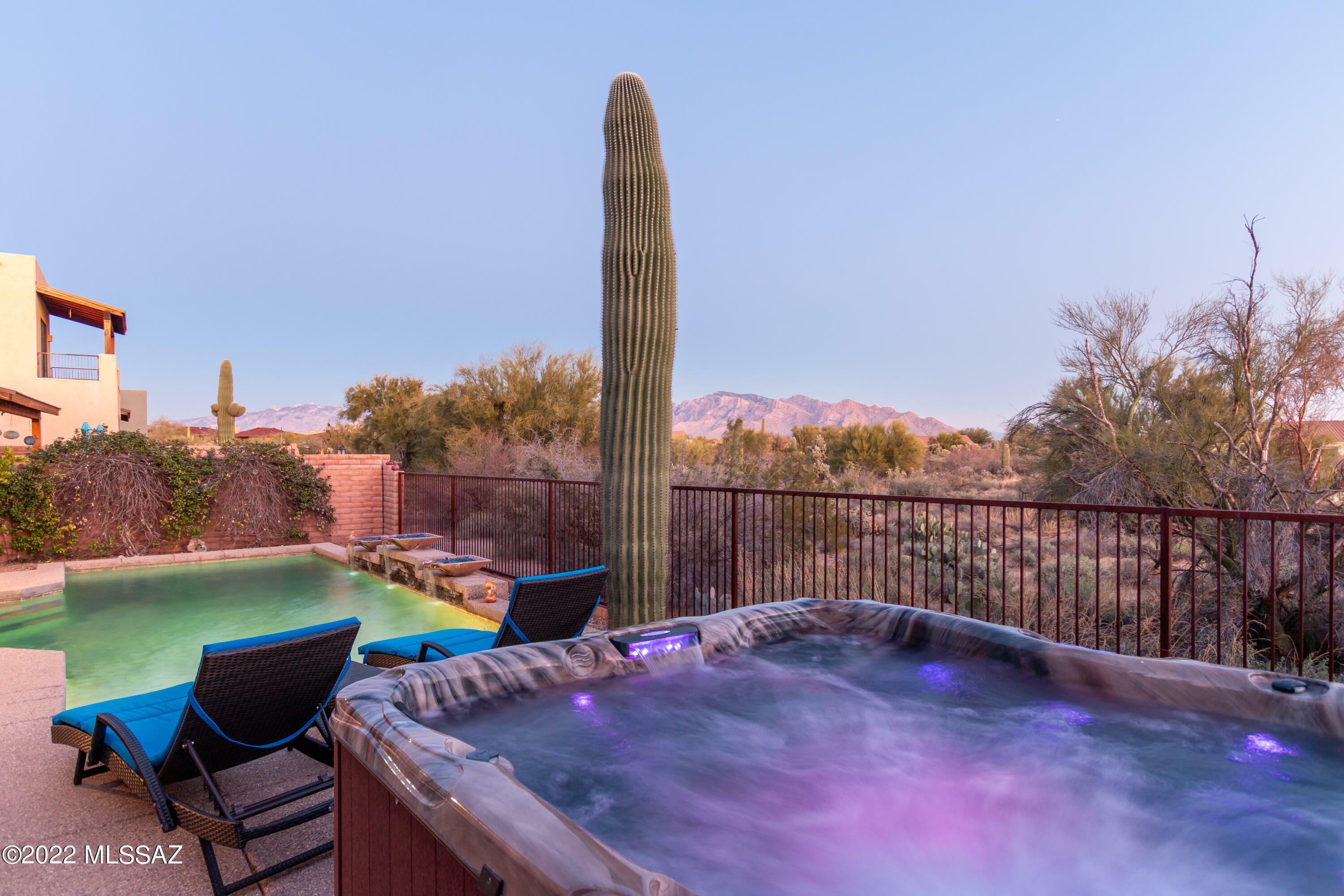 Property Photo:  11614 N Moon Ranch Place  AZ 85658 