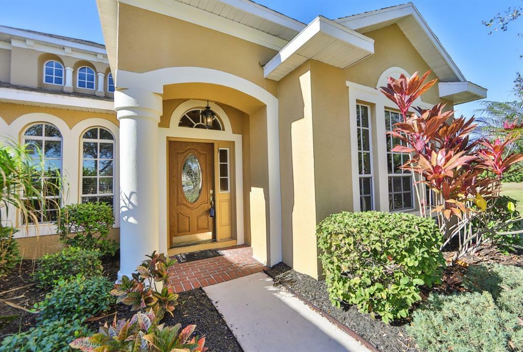 Property Photo:  7102 Cromwell Park Lane  FL 33572 