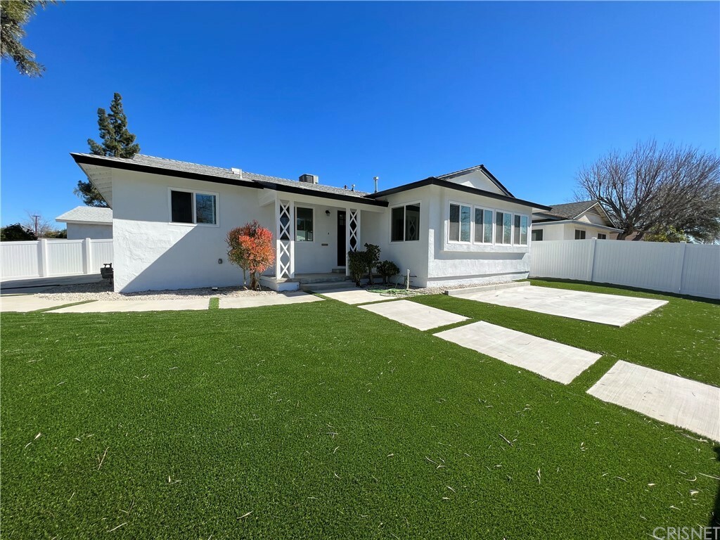 Property Photo:  18815 Lemay Street  CA 91335 