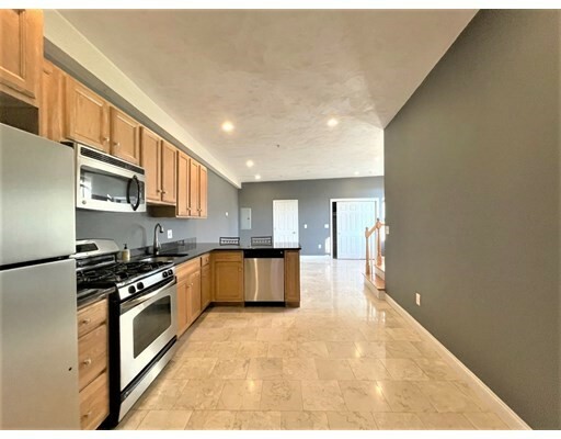 Property Photo: 61 Exchange Street 11 MA 02148
