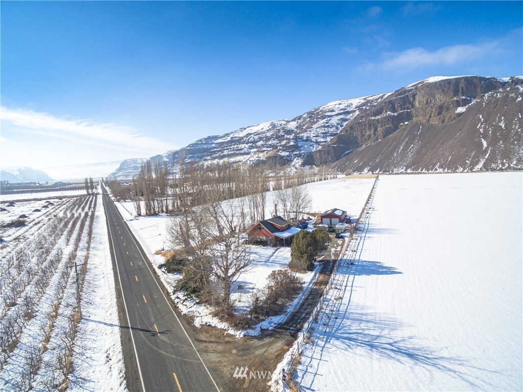 Property Photo: 397 Palisades Road WA 98845