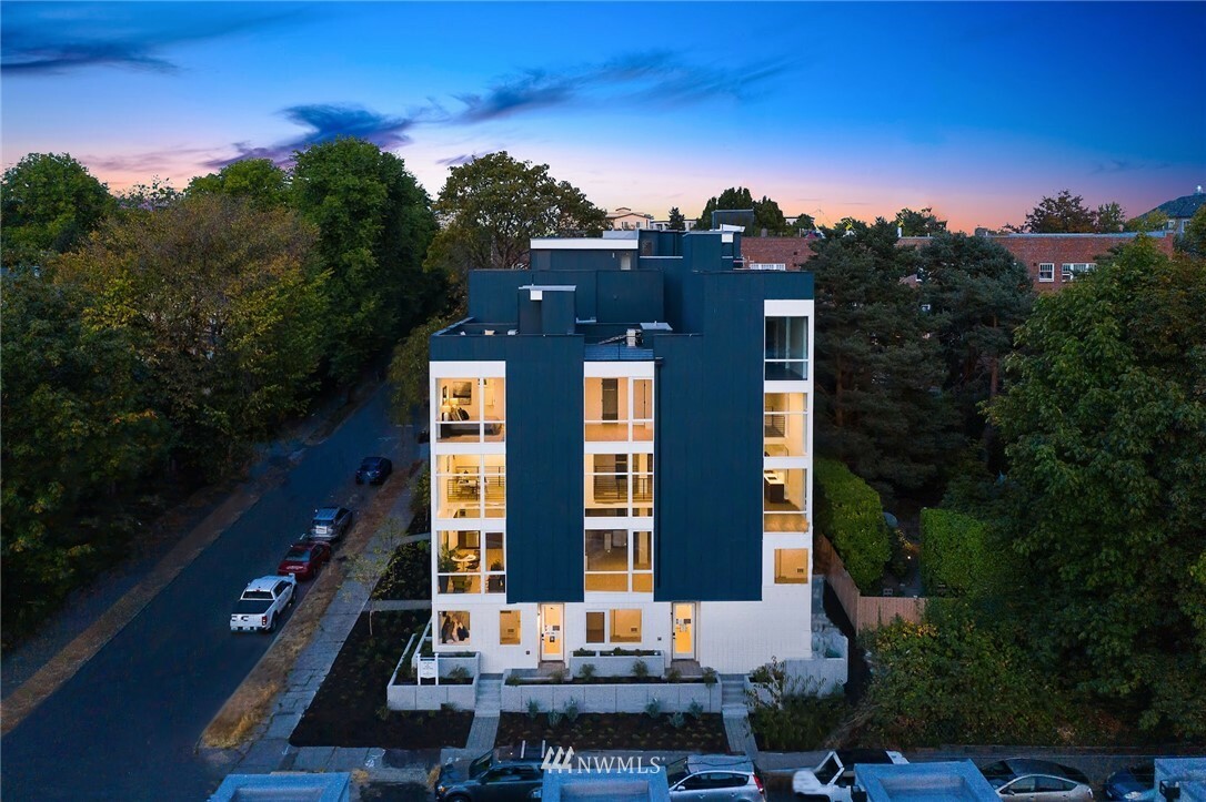 Property Photo: 1509 E Olive Street WA 98122