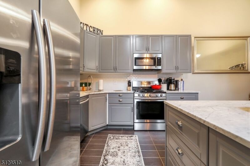Property Photo:  347 Linden St  NJ 07430 