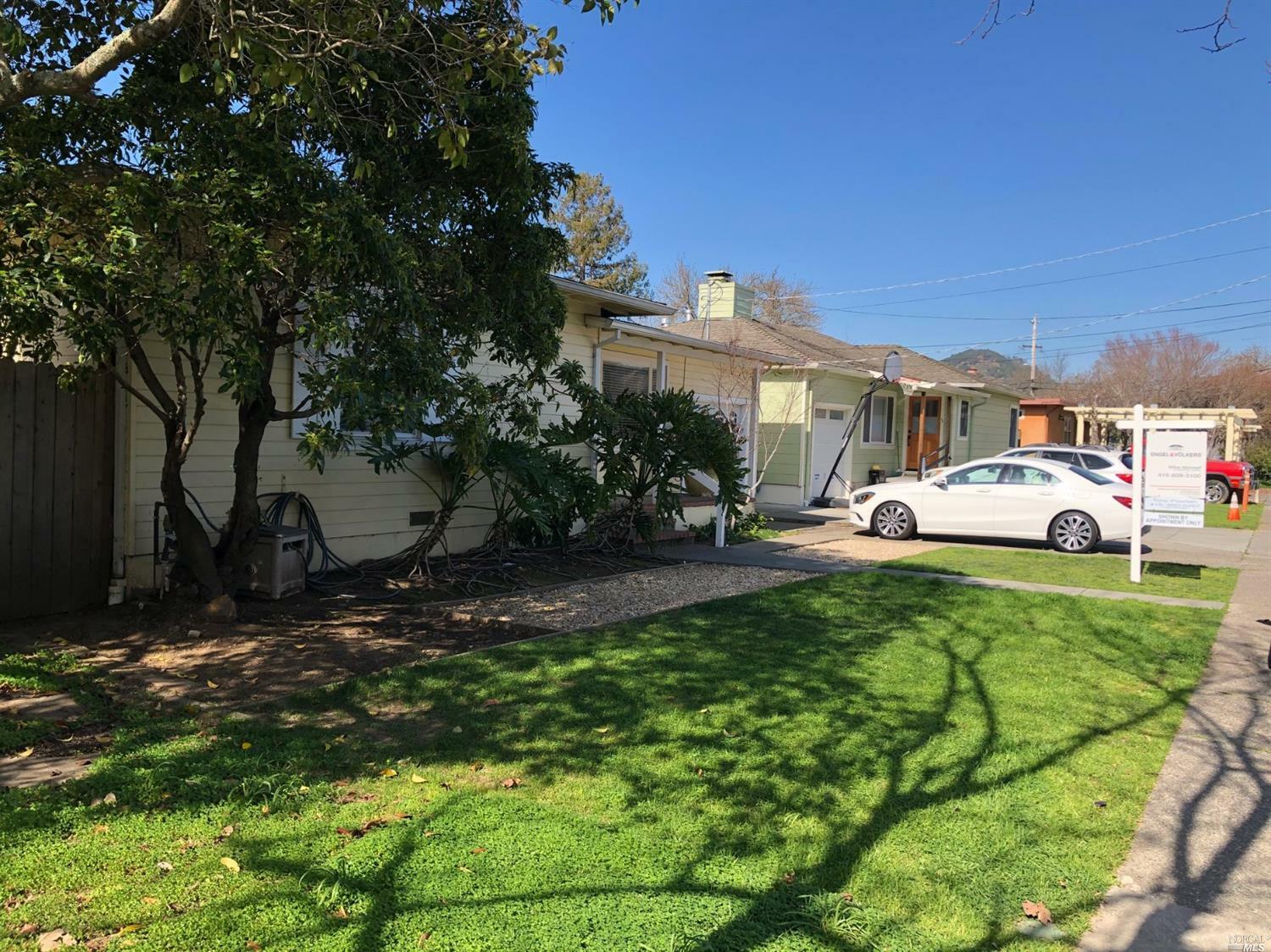 Property Photo:  323 Du Bois Street  CA 94901 