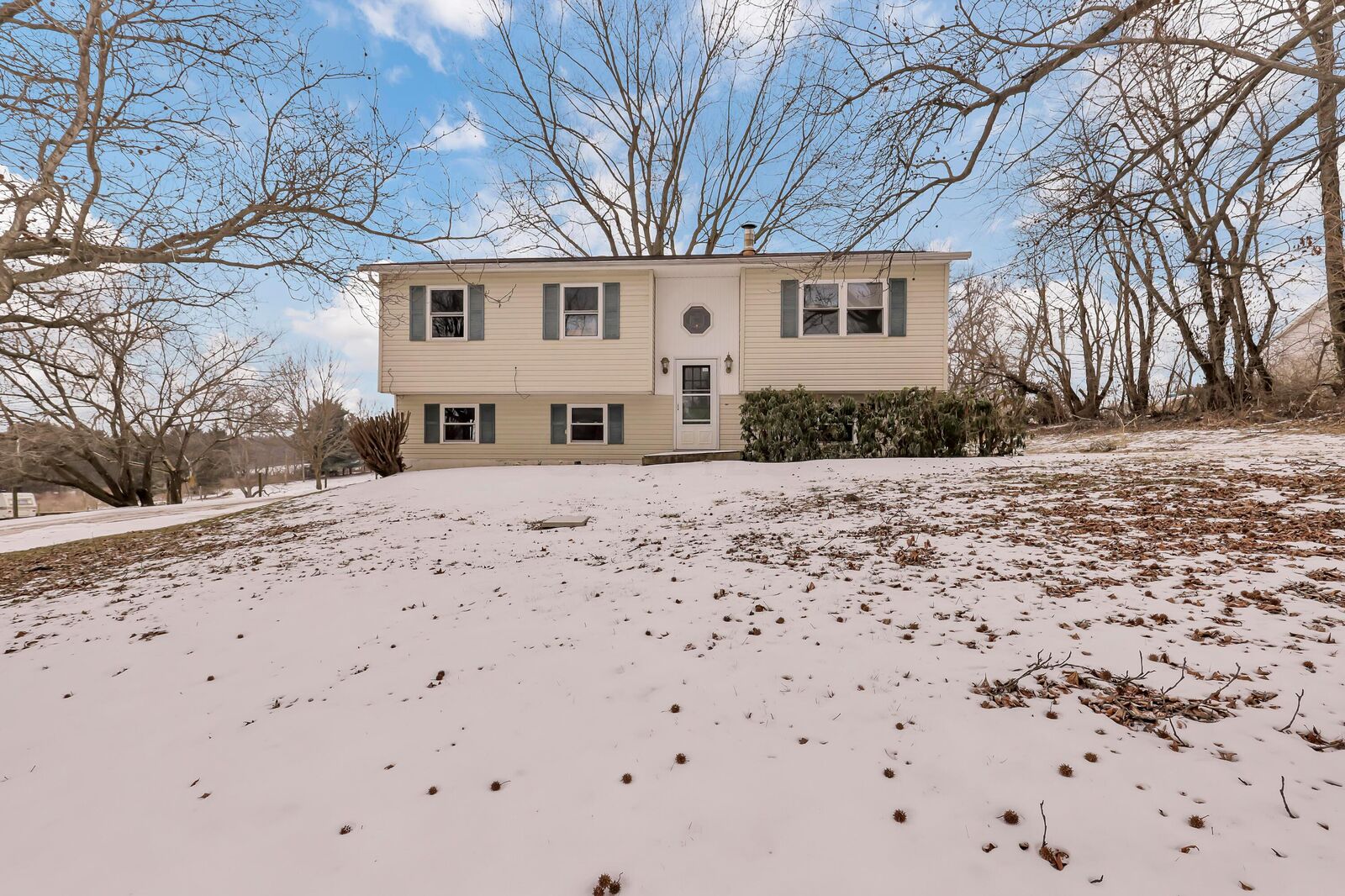 Property Photo: 1501 Martinsburg Road OH 43080