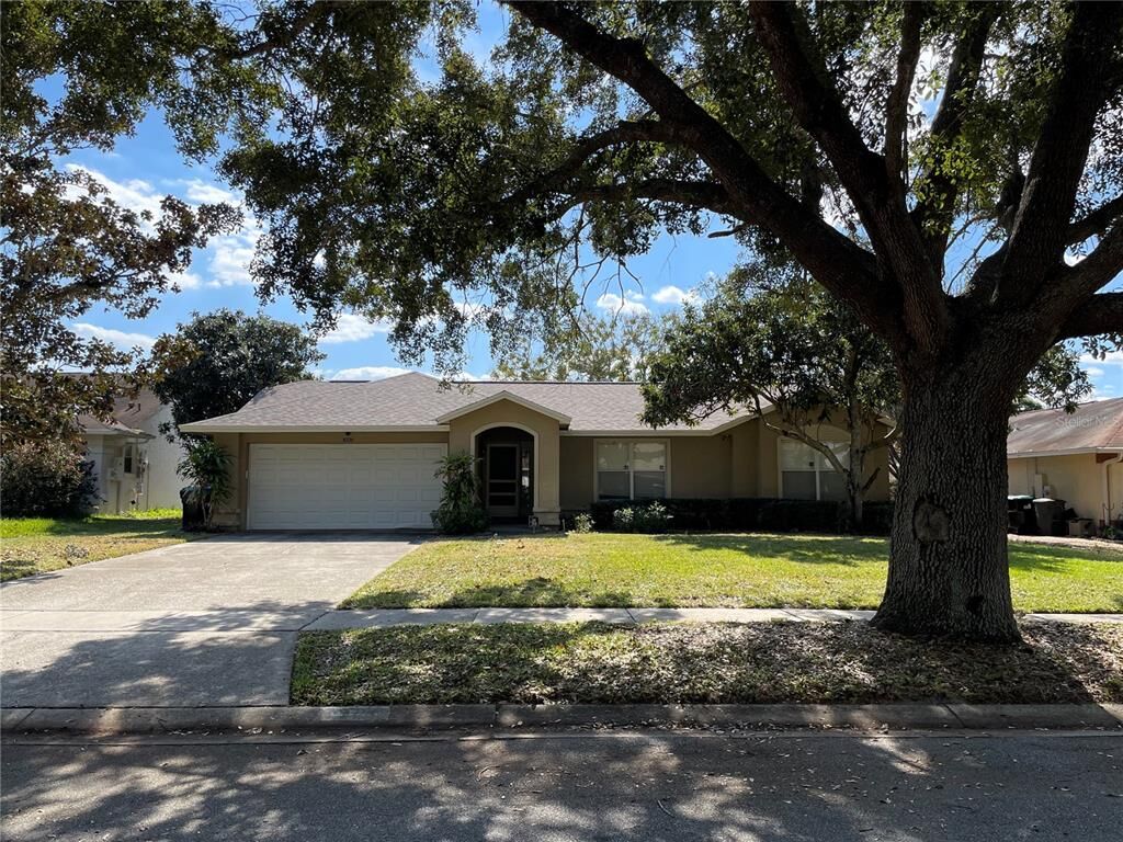 Property Photo: 8220 Wellsmere Circle FL 32835