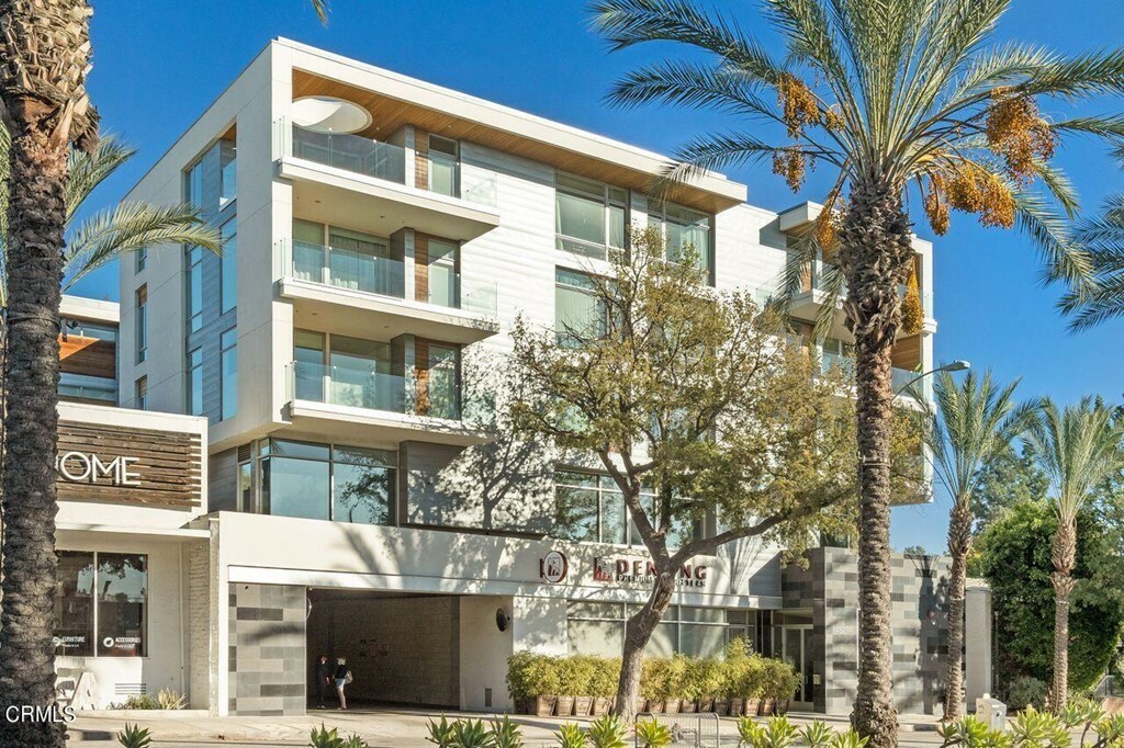 Property Photo: 482 S Arroyo Parkway 408 CA 91105