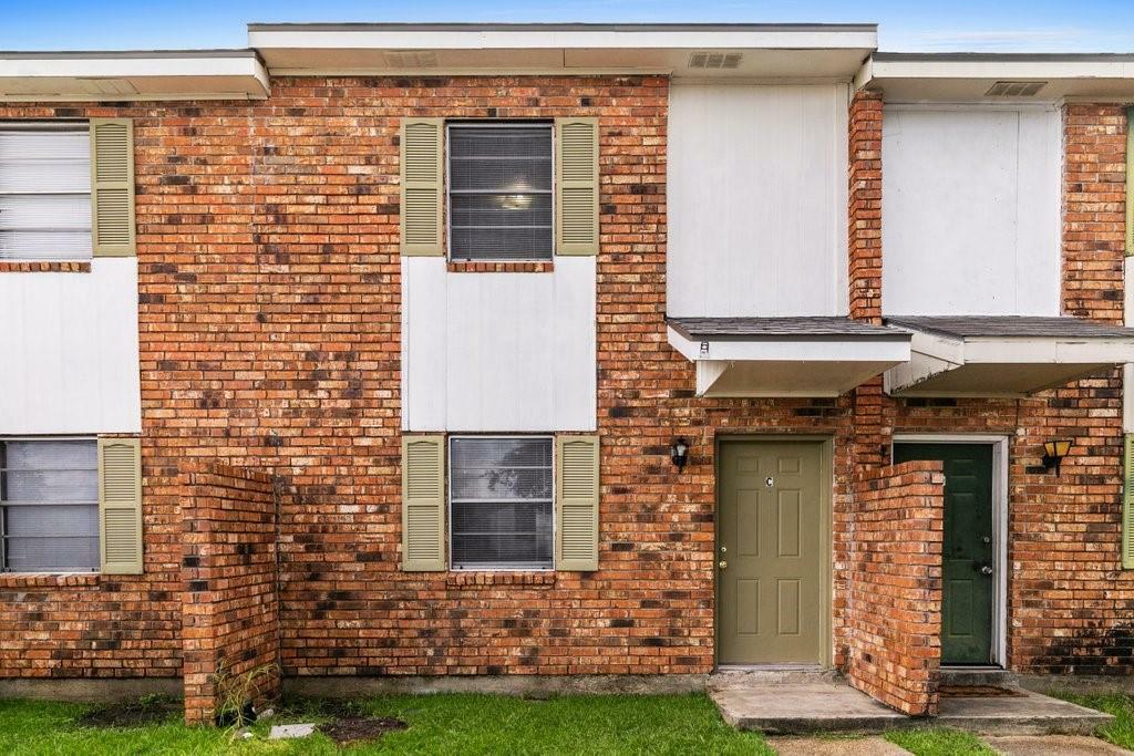 Property Photo:  1860 S Tallow Wood Drive C  LA 70605 